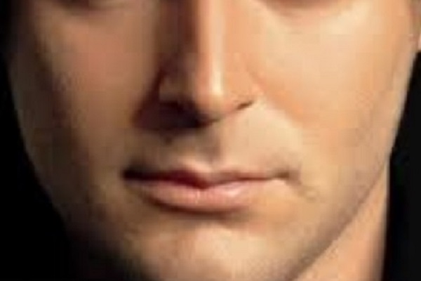 27---iranian actor smile